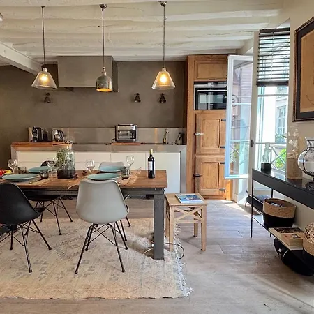 Charlot L Apartment *